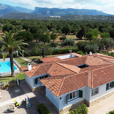 Ideal House For Two Families With Pool And Barbecue Plamanyola Eksteriør bilde