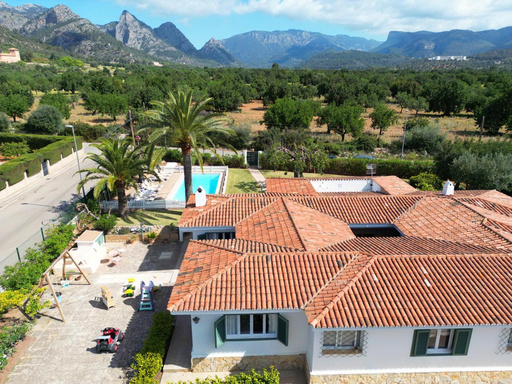 Ideal House For Two Families With Pool And Barbecue Plamanyola Eksteriør bilde