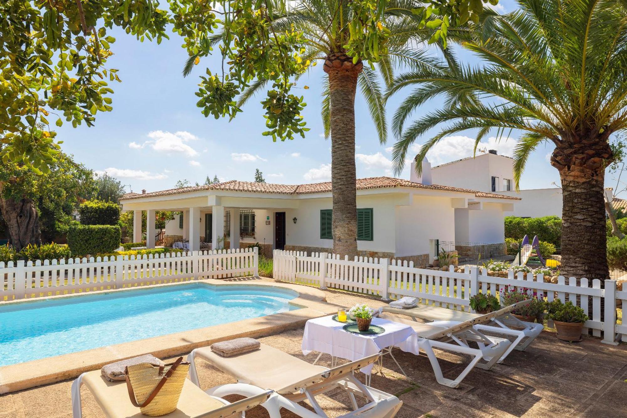 Ideal House For Two Families With Pool And Barbecue Plamanyola Eksteriør bilde