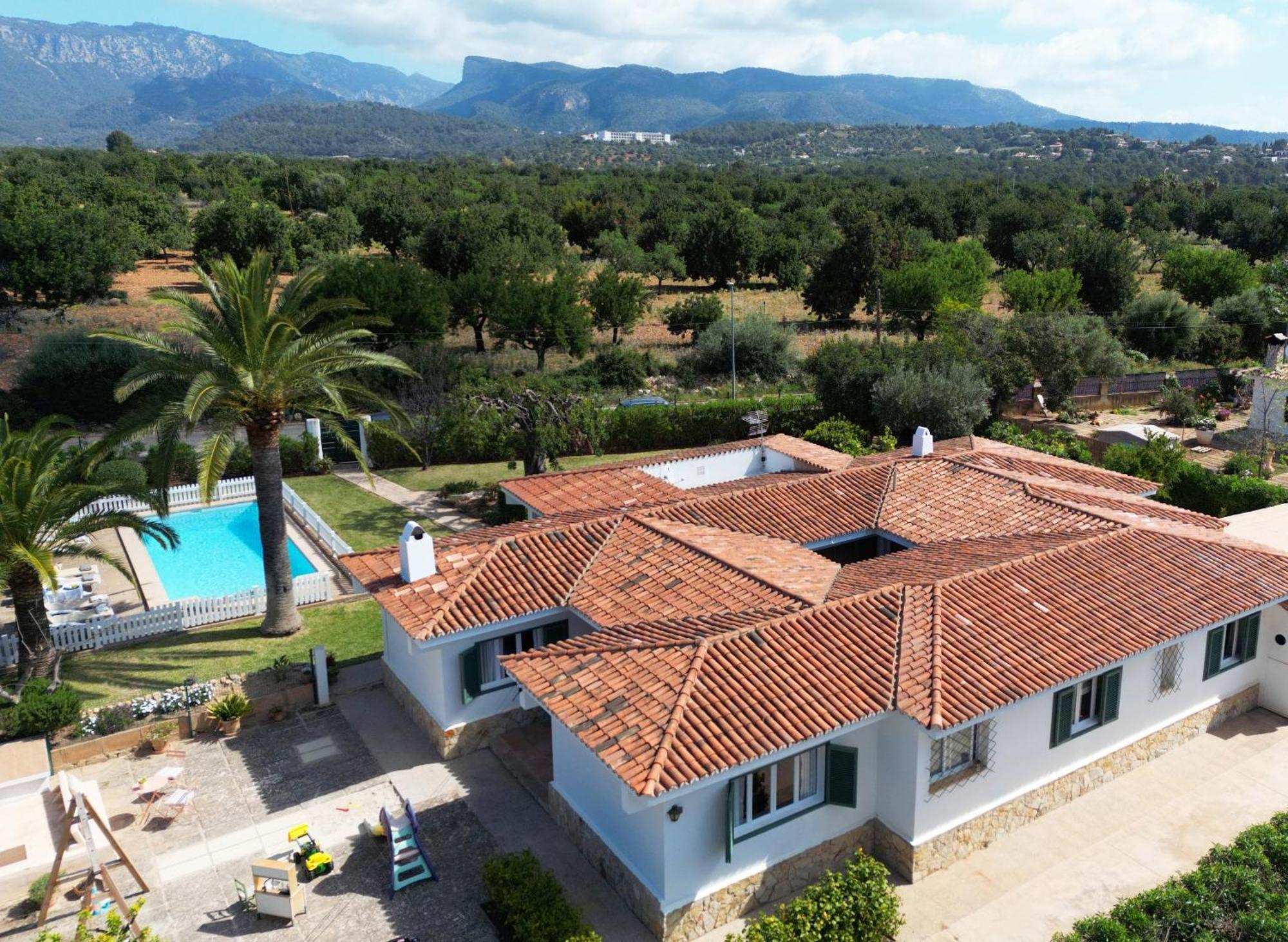 Ideal House For Two Families With Pool And Barbecue Plamanyola Eksteriør bilde