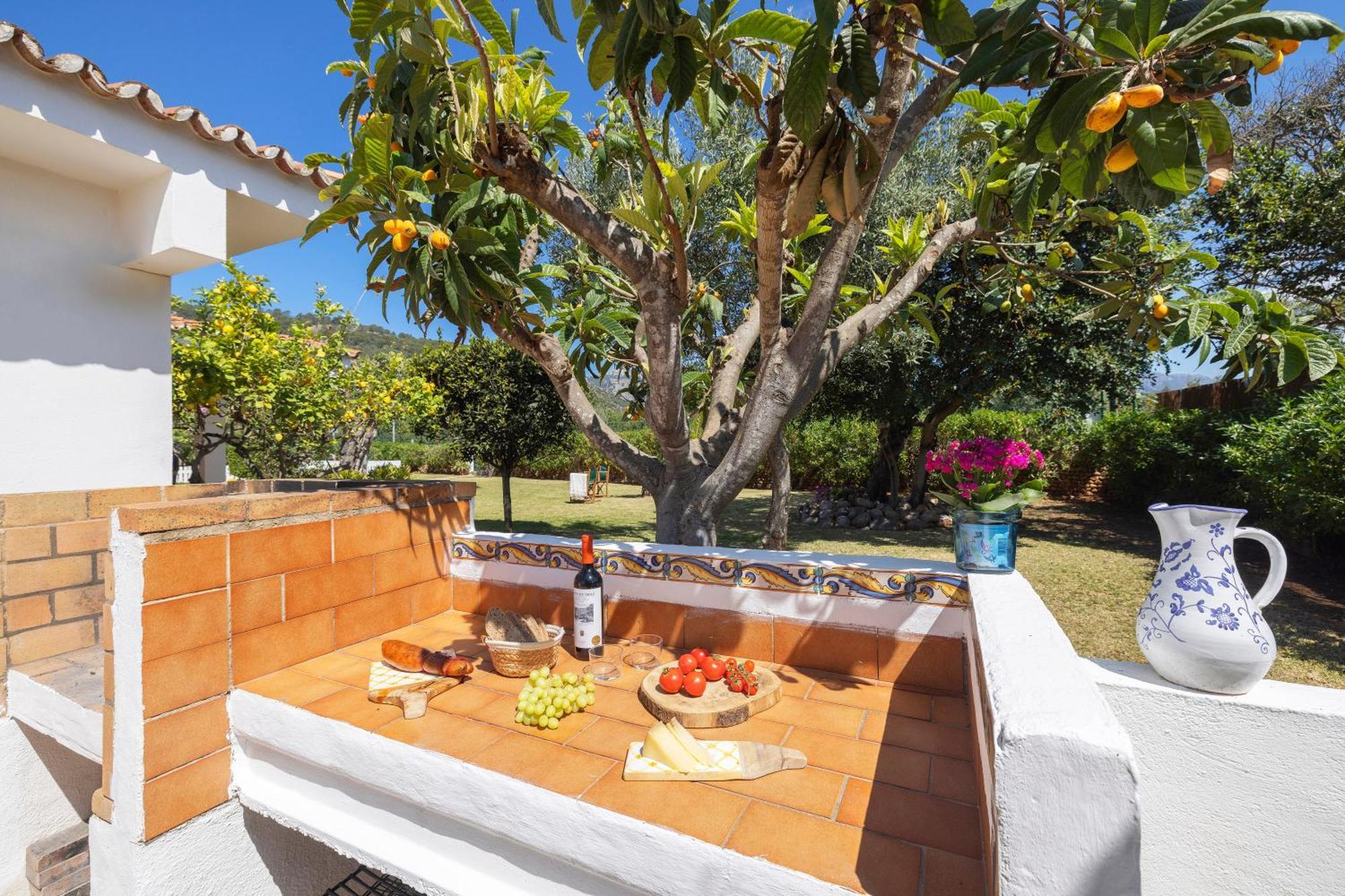 Ideal House For Two Families With Pool And Barbecue Plamanyola Eksteriør bilde