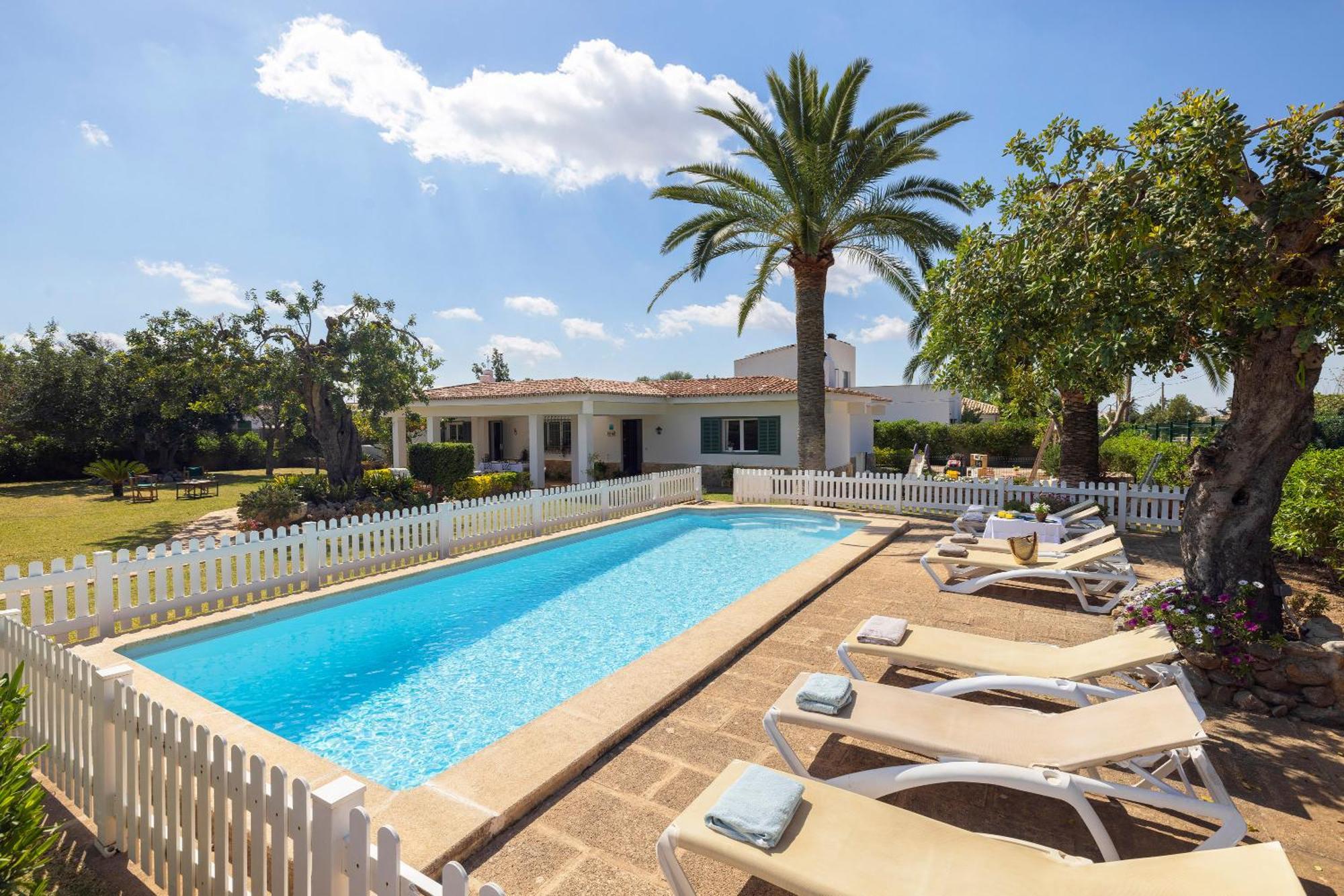 Ideal House For Two Families With Pool And Barbecue Plamanyola Eksteriør bilde